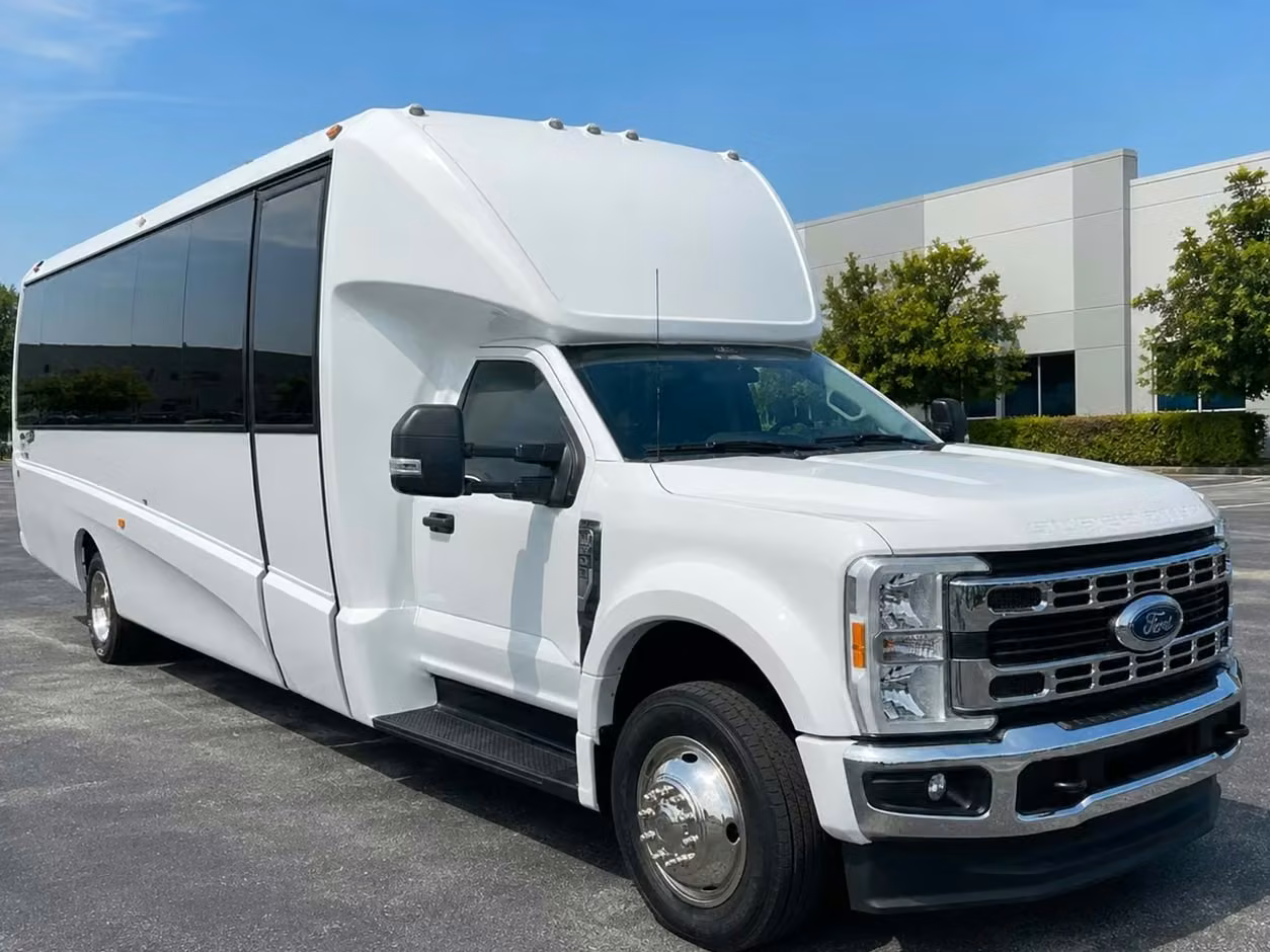 woodstock 25 passenger minibus rental