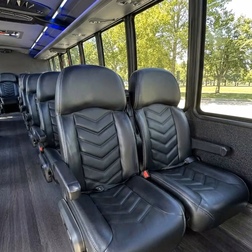woodstock 28 passenger minibus seating