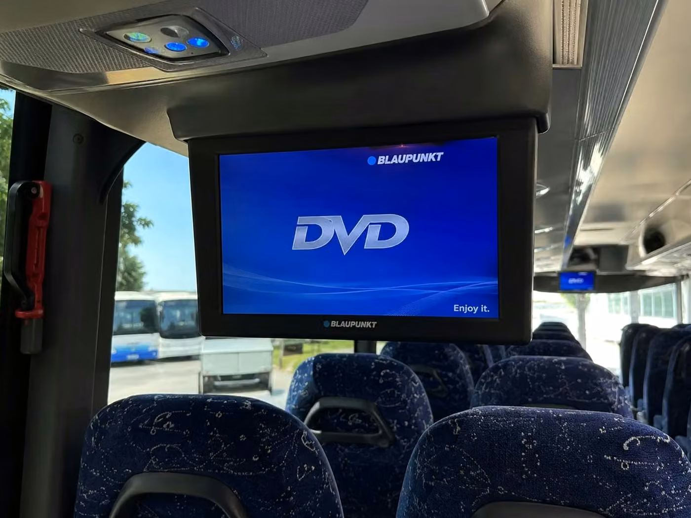 woodstock charter bus tv monitors