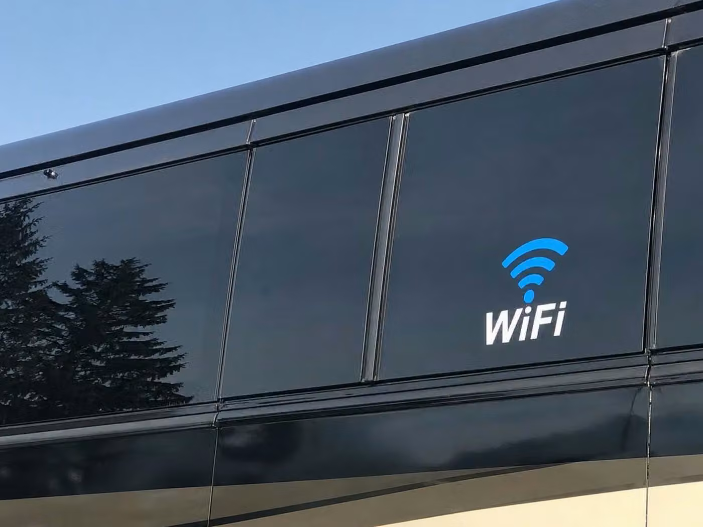 woodstock charter bus wifi