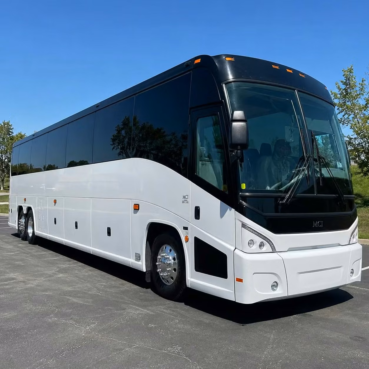 woodstock employee charter buses with wifi power outlets and reclining seats